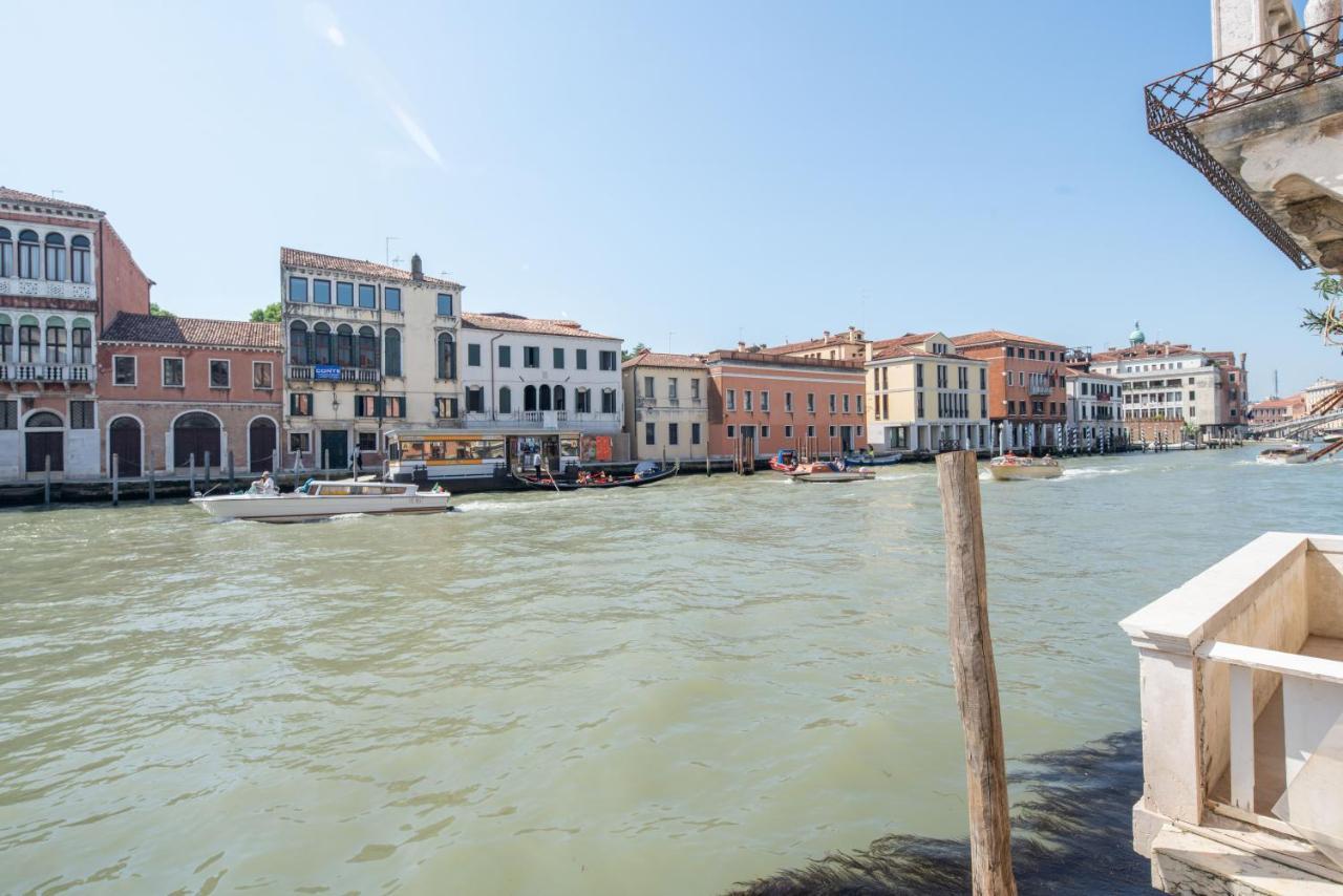 Palace Canal View By Wonderful Italy Venezia Esterno foto